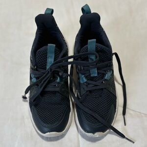 Boys’ Blue Tennis Shoes Sneakers Size 2